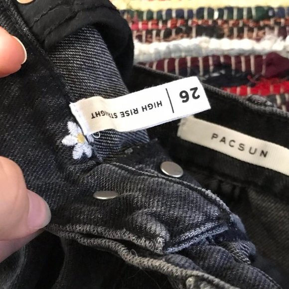 Pacsun Daisy Jean Shorts Floral - Picture 4 of 5
